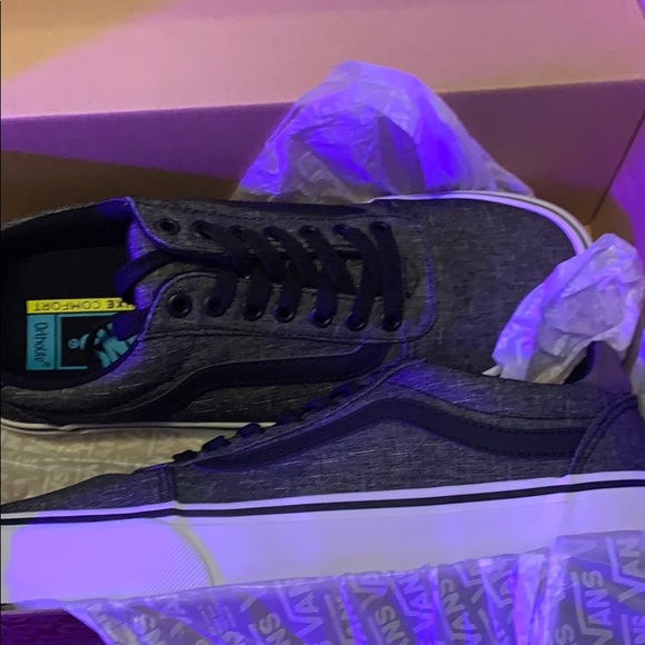 Vans - Picture 2 of 2